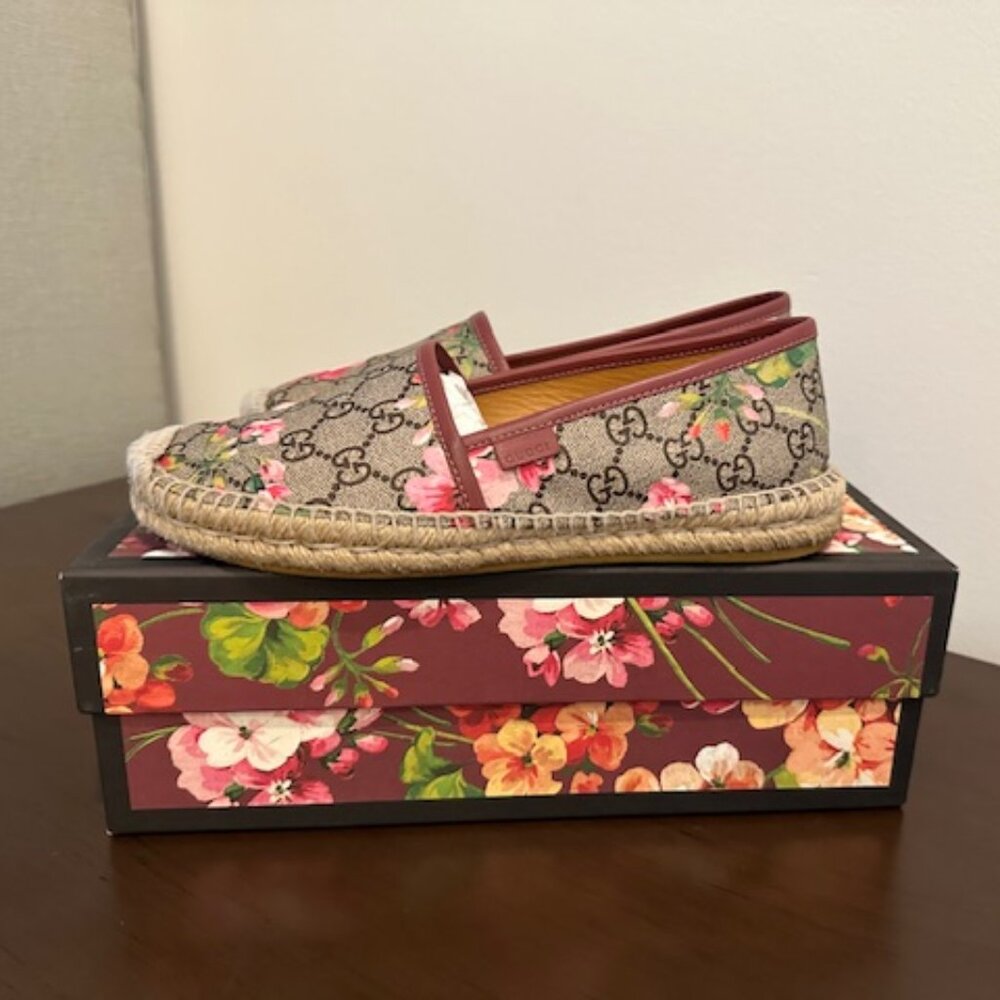 Gucci GG Blooms Supreme Pink Espadrille Flats Size 38.5